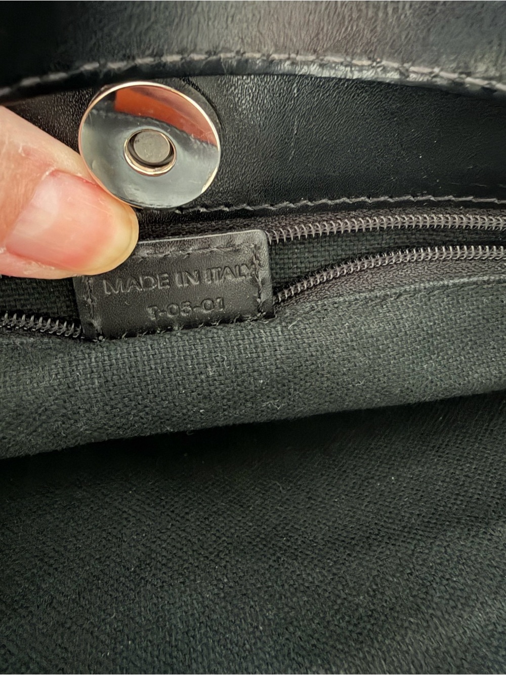 Burberry Black Leather Interior Zip Pouch - Picture 4 of 6